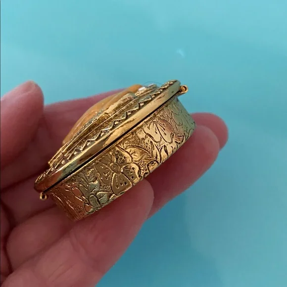 Dove of Peace Pill Box - Picture 6 of 9